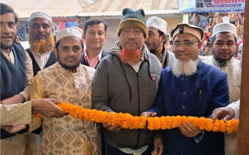 কুমিল্লায় বীর মুক্তিযোদ্ধাকে সাথে নিয়ে জামায়াতের নির্বাচনি অফিস উদ্বোধন